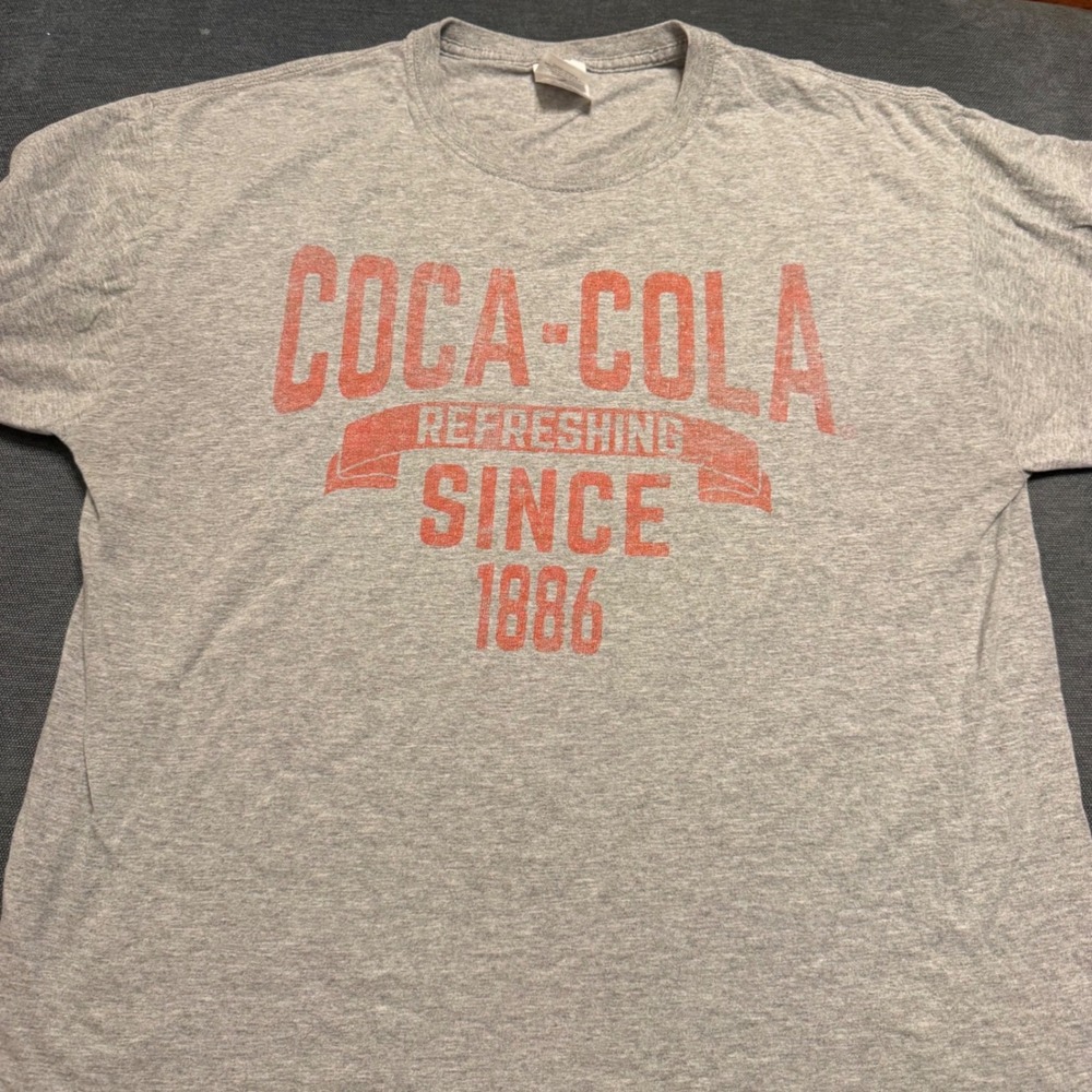 Coca-Cola Refreshing‎ Since 1886 Graphic T-Shirt Heather Gray Red Logo Tee